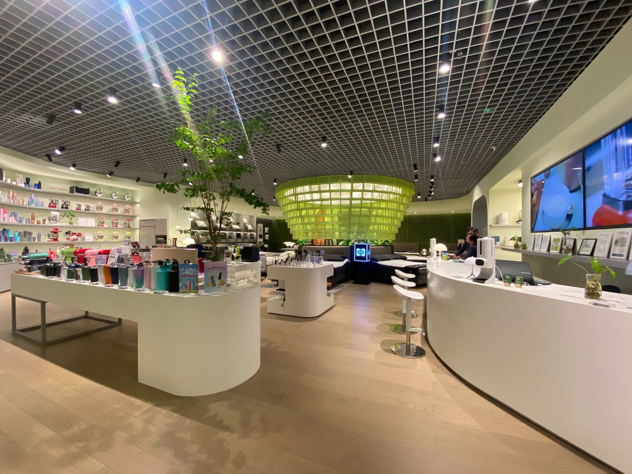 Seamless Online and In-Store Shopping